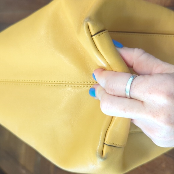 Coach Duffle Bag - Picture 3 of 9